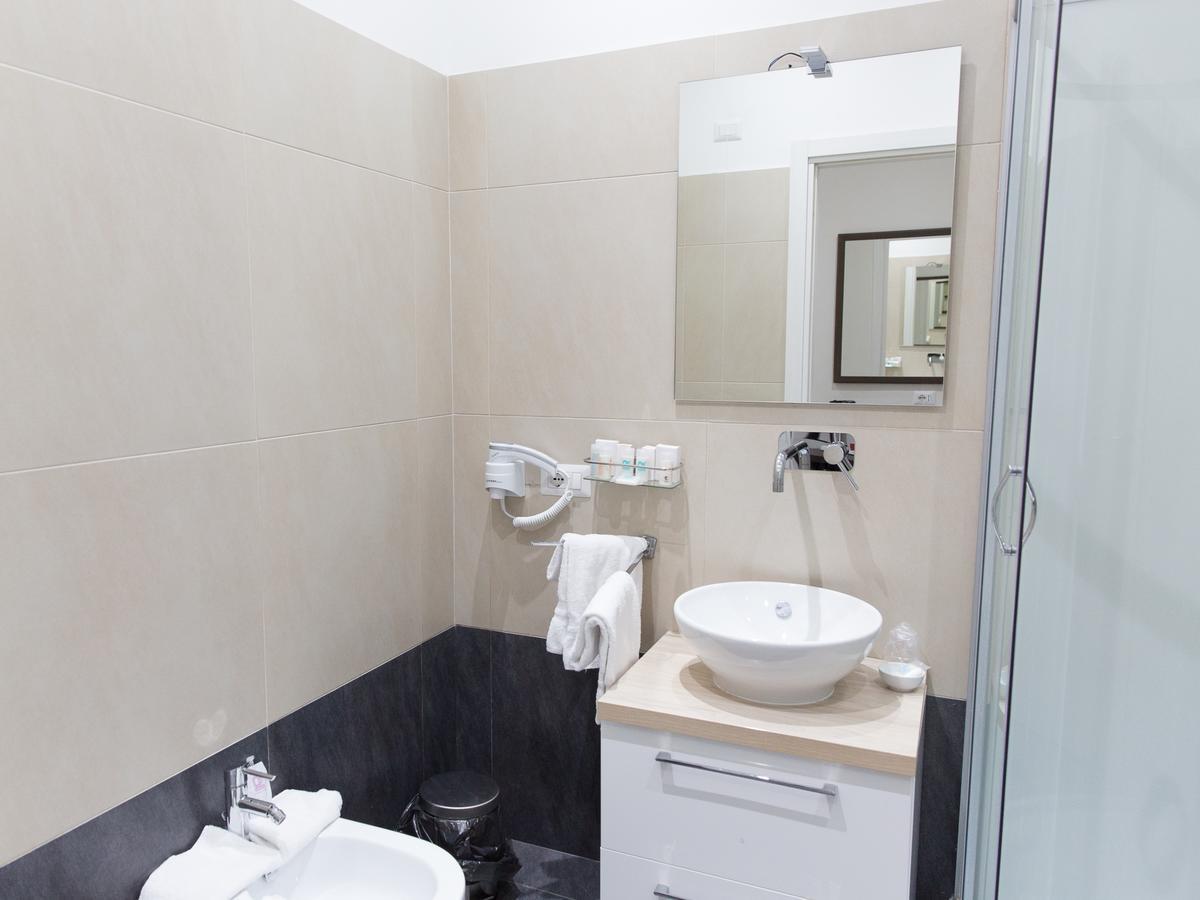 Venustas Roma Hotel מראה חיצוני תמונה
